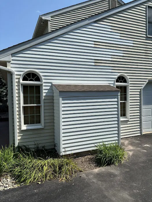 Adam Holencik Exterior Picture 1