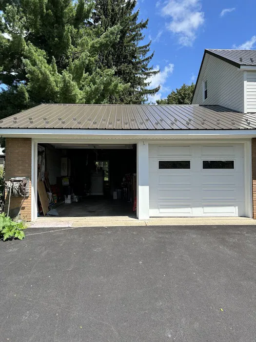 Adam Holencik Exterior Picture 10