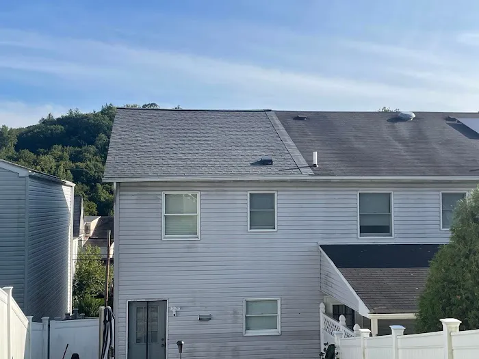 Royal Roofing and Renovations Picture 2