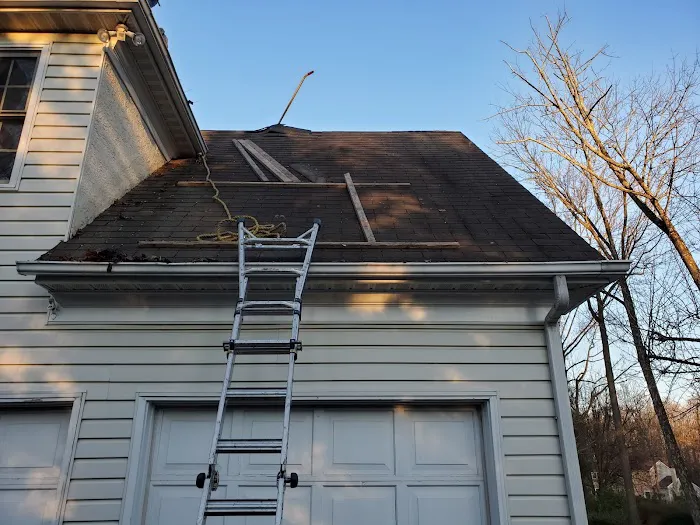 J&E Roofing & Siding Picture 8