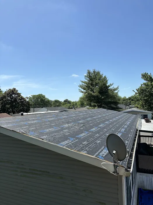 OCHOA ROOFING LLC Picture 1