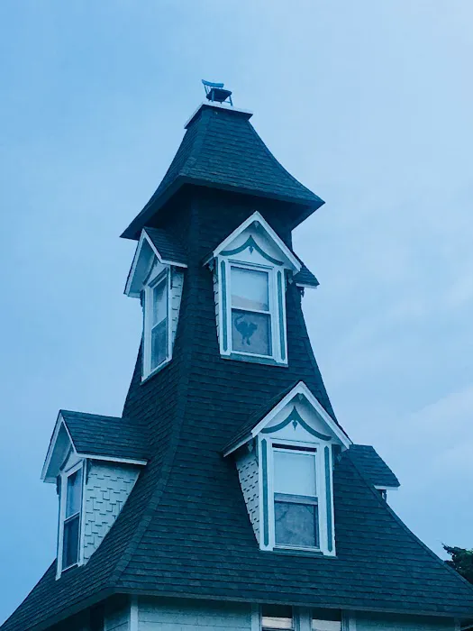 Chair on Roof House Picture 8