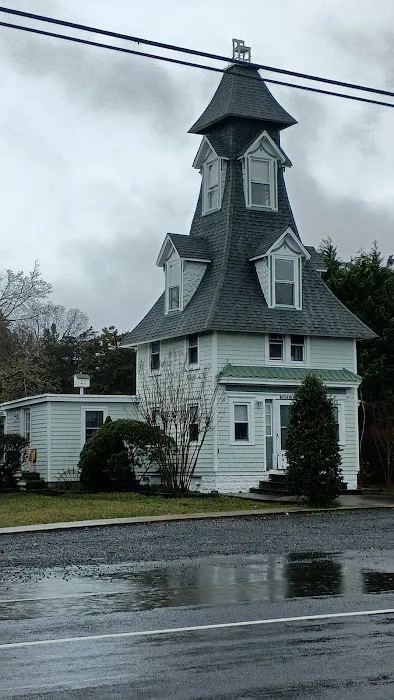 Chair on Roof House Picture 9