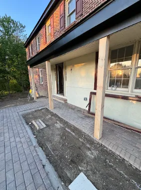 Hynes Construction - Decks, Roofing & Siding Picture 3