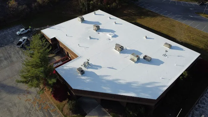 R Titter Roofing LLC Picture 1