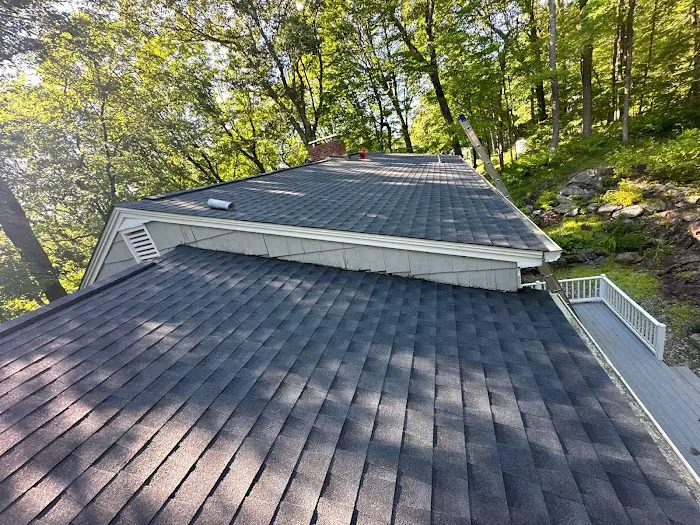 CHE ROOFING Picture 4