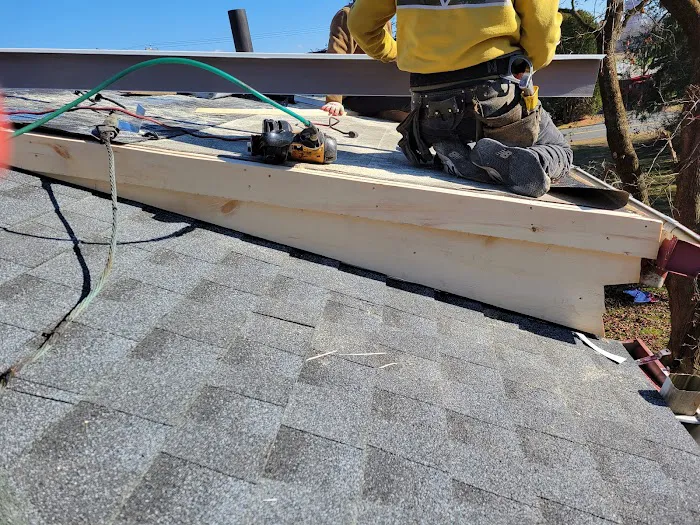 CHE ROOFING Picture 2