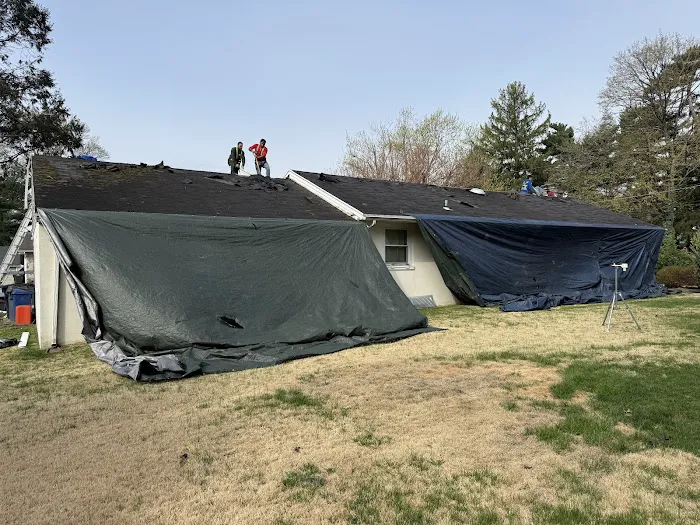 Isaac's Roofing LLC Picture 1