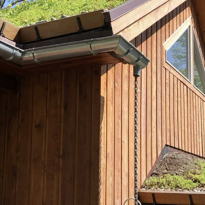 McCarthy Seamless Gutters Picture 1