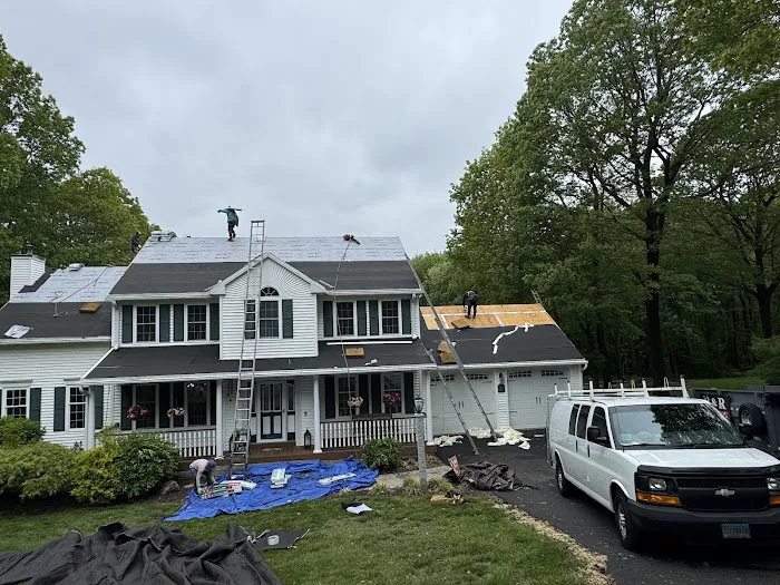 Leon Roofing LLC Picture 2