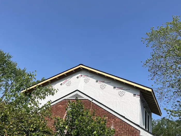 LFM Roofing LLC Picture 4