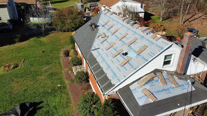 4 Guys Roofing LLC Picture 5