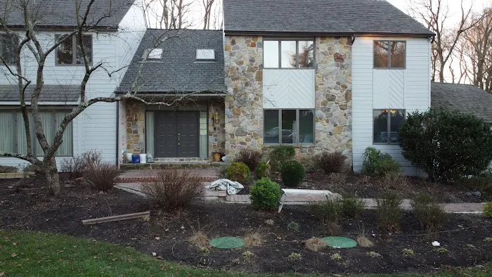 4 Guys Roofing LLC Picture 3