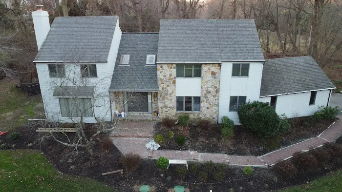 4 Guys Roofing LLC Picture 6