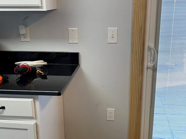 AND CONTRACTORS, LLC Picture 3