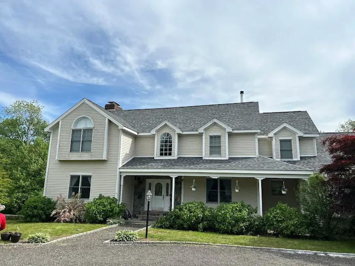 Mr. Gomez Roofing LLC Picture 2