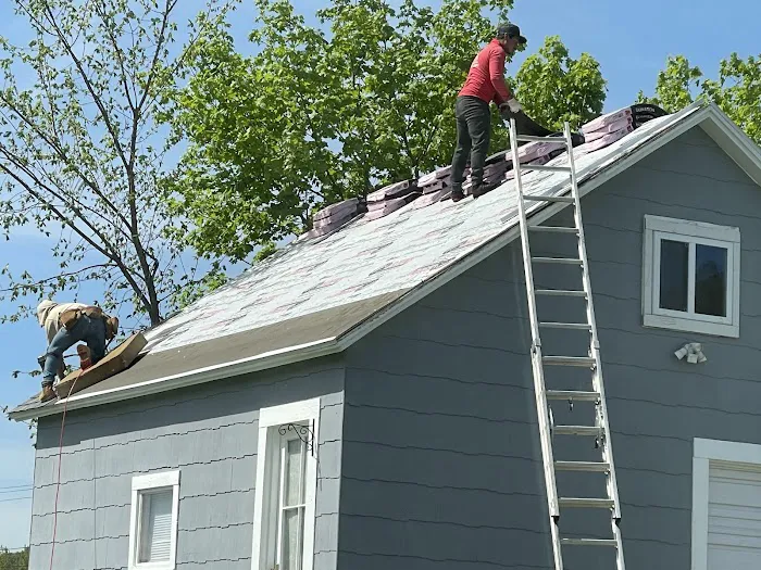 R & T Roofing and Remodeling Picture 6