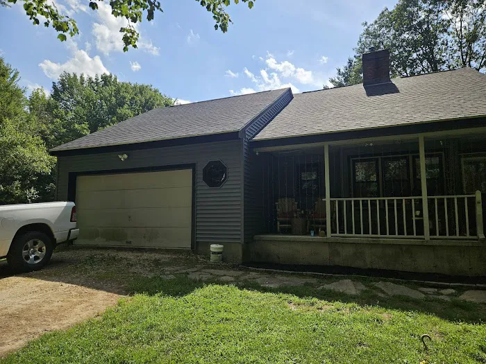 R & T Roofing and Remodeling Picture 2