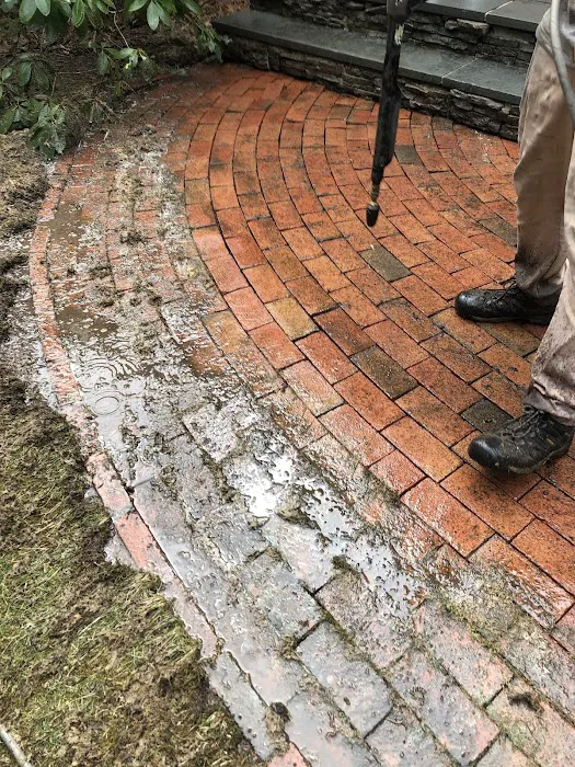 Henry's Roofing Co. Inc. Picture 7