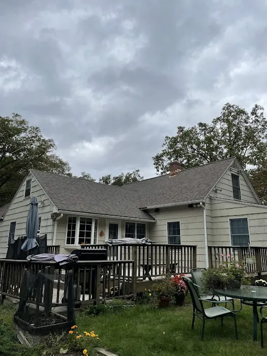 Henry's Roofing Co. Inc. Picture 10