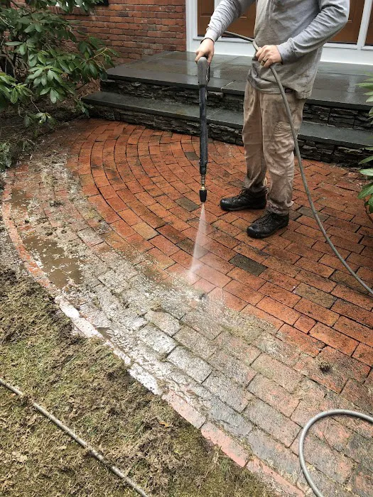 Henry's Roofing Co. Inc. Picture 8