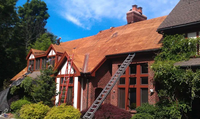 J&R Ultimate Construction Roofing Picture 1