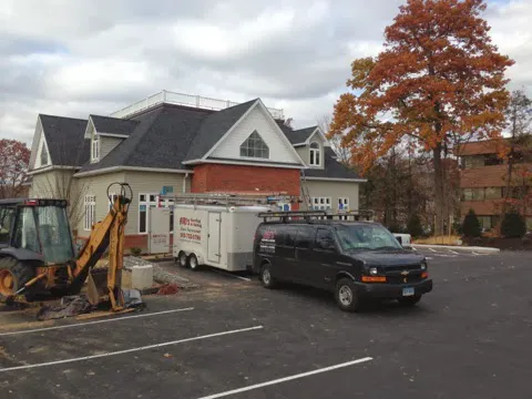 Ari`s Roofing and Siding Picture 10