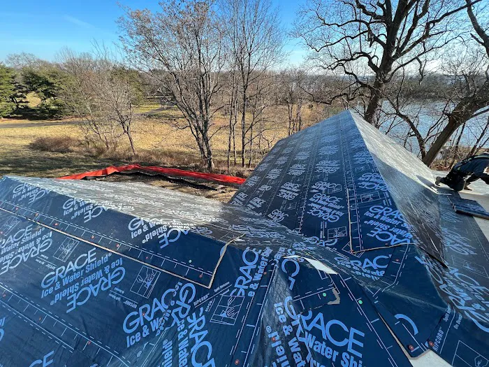 Cedar & Copper Picture 4