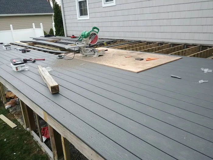 Ecuaroofing & siding Picture 8