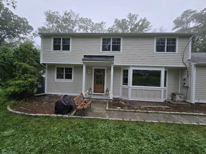 Ecuaroofing & siding Picture 3