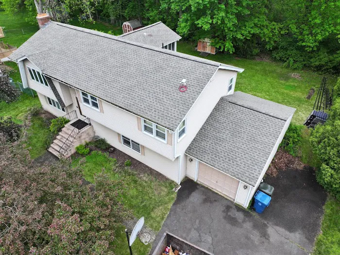 KM&M Roofing LLC Picture 2