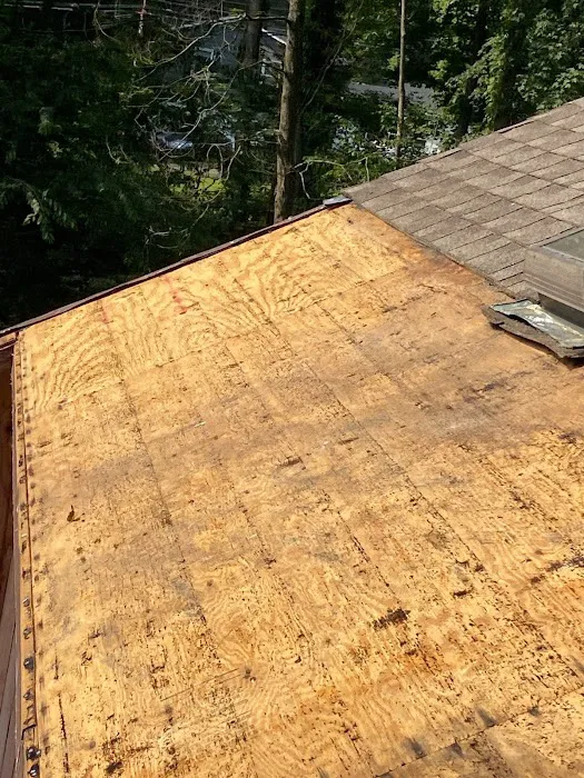 D Pacific Restoration LLC | Roofing, Gutters, Siding Experts Picture 5