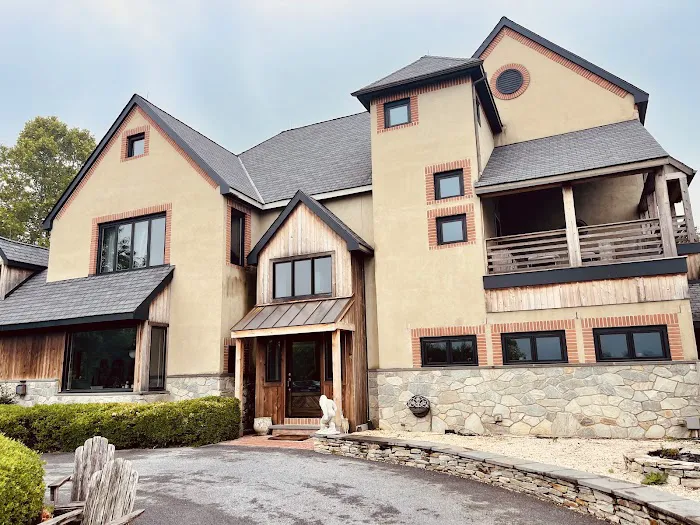 Cedar Creek Roofing & Siding Inc Picture 4