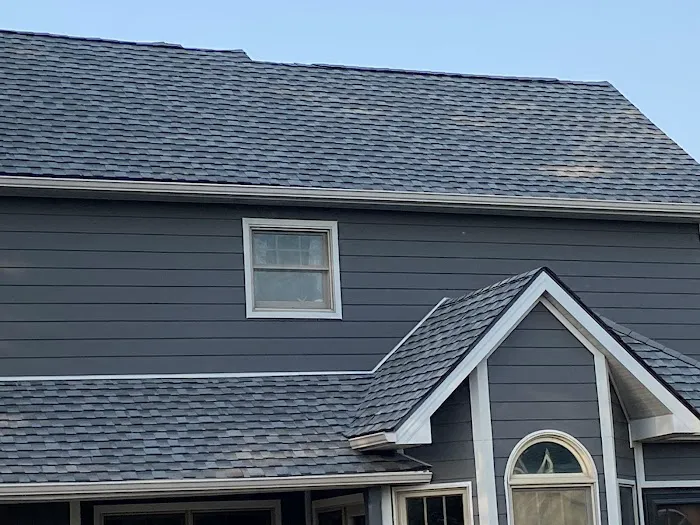 Cedar Creek Roofing & Siding Inc Picture 1