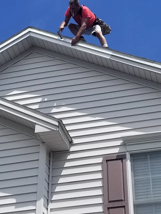 HARTZ ROOFING Picture 6