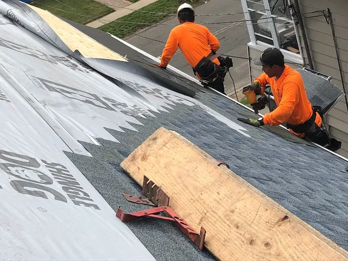 SALINAS ROOFING llc Picture 4