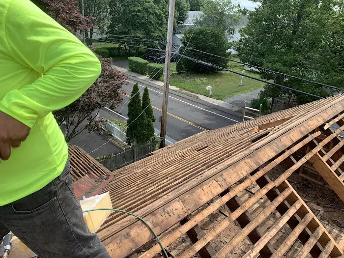 WA ROOFING SERVICES LLC Picture 9