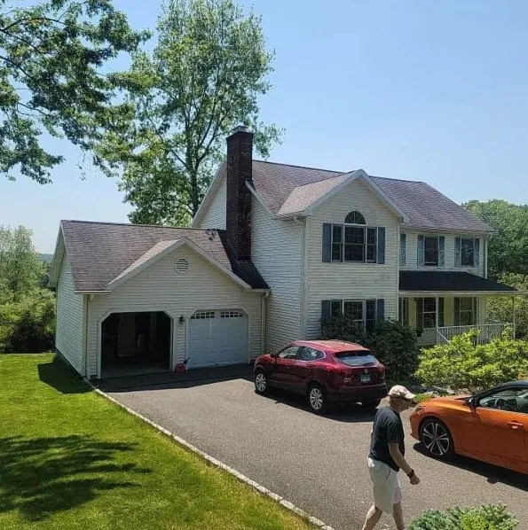 LA ROOFING LLC Picture 7