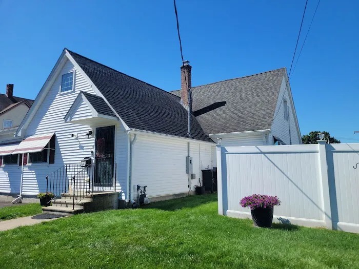 Adam Quenneville Roofing & Siding, Inc. Picture 3