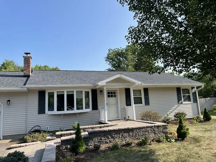 Charbonneau Roofing Picture 1