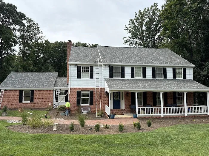 Mid Atlantic Gutters & Roofing Picture 3