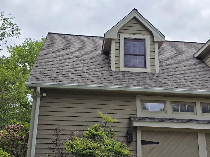 Mid Atlantic Gutters & Roofing Picture 2