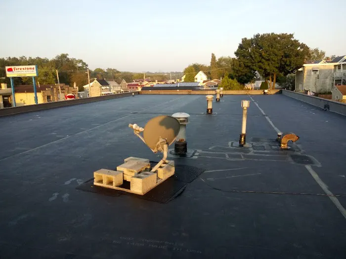 R & R Roofing/Rubber/Metal/Shingle Roofing Picture 7