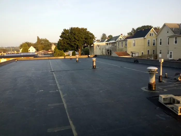 R & R Roofing/Rubber/Metal/Shingle Roofing Picture 8