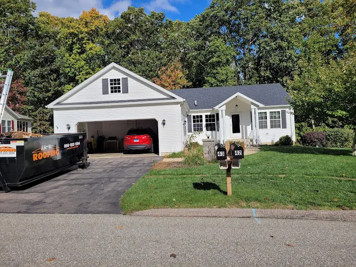 JS and R Roofing Company | Roofer | Siding | Gutters Contractor Picture 9