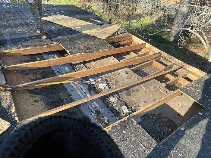 Bob & Son's Roofing Picture 9