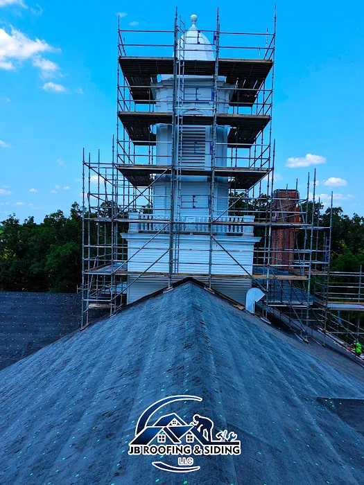 JB roofing and siding Picture 1