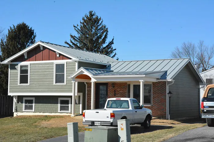 PJ's Roofing Picture 1