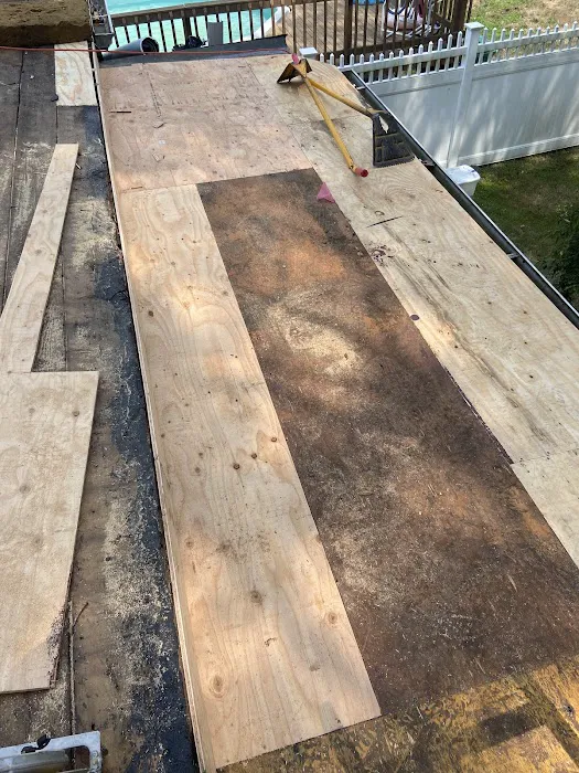 Mike's Roofing Construction Picture 1