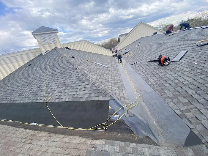 J&R Construction Roofing Picture 2
